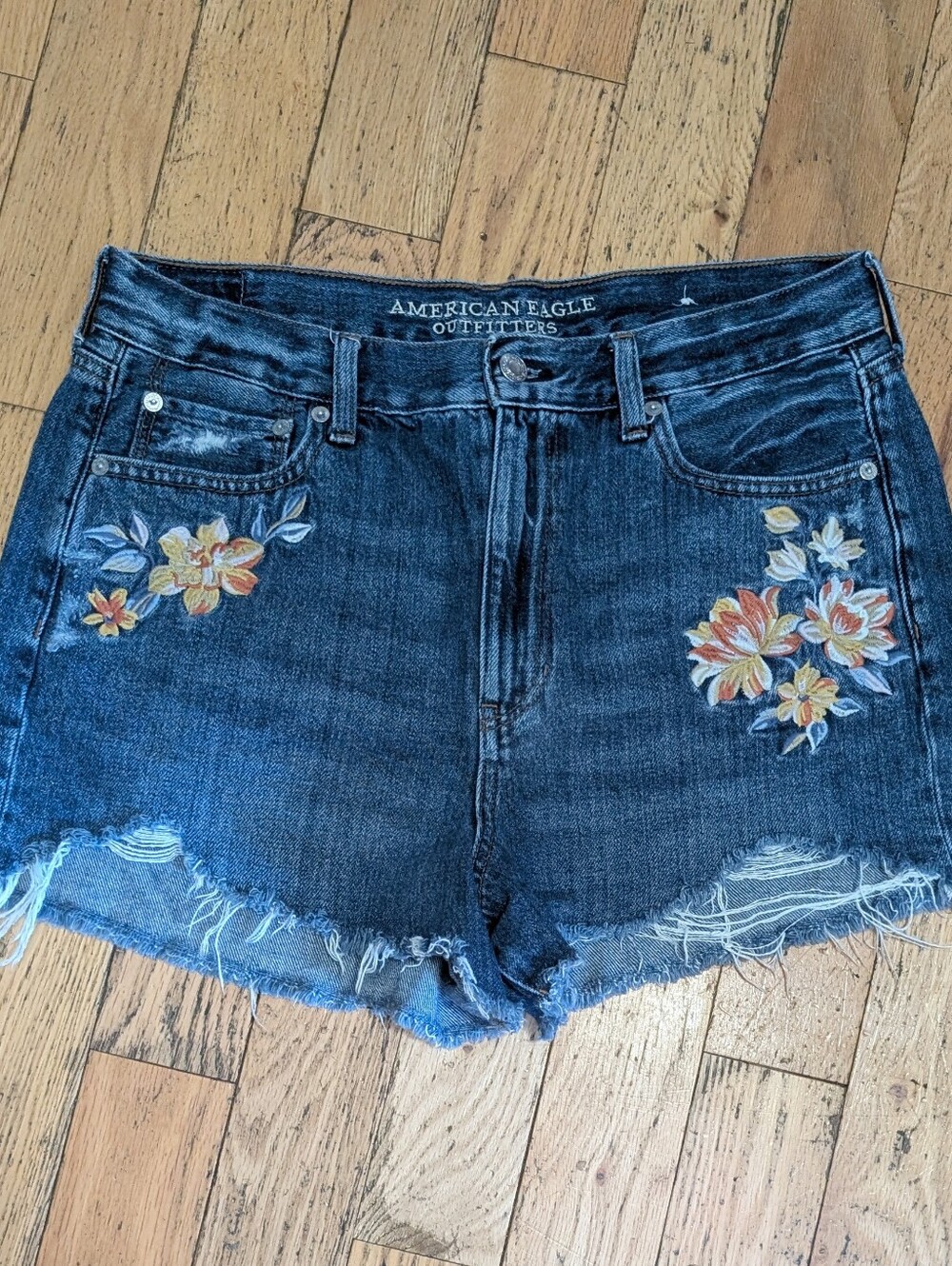 EUC American Eagle Dark Wash Denim Floral Embroidered Women's Shorts *N2